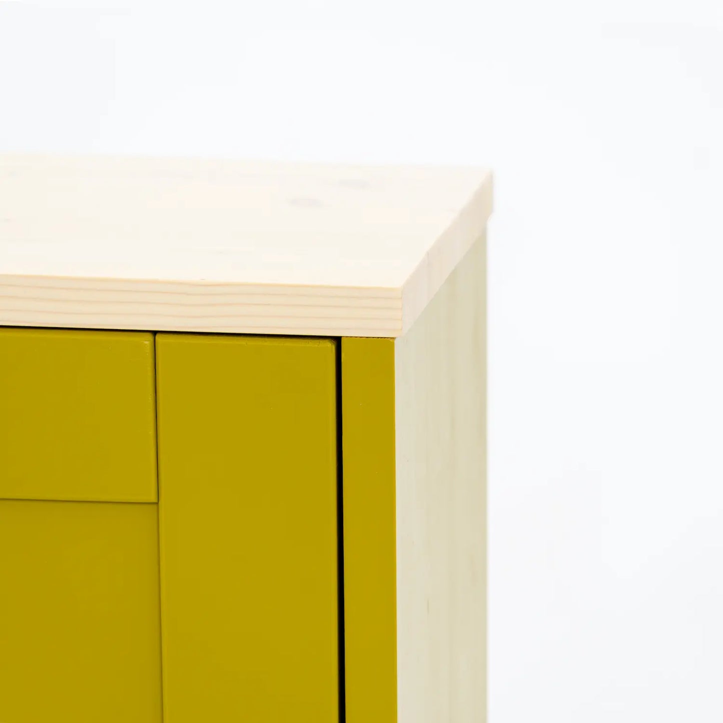 Compact houten lowboard | Lundia Basics | Mustard green & Vanilla