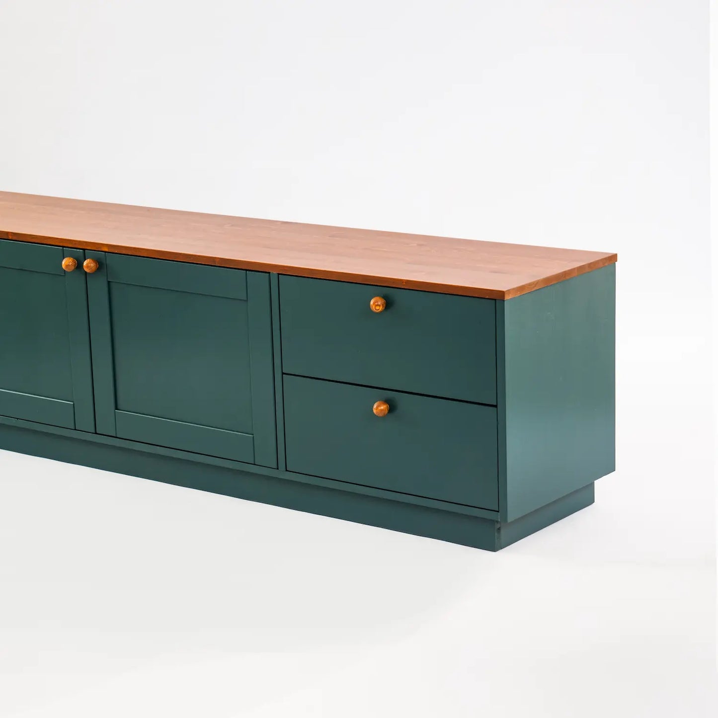 Massief houten lowboard | Lundia Basics | Dennengroen & Arrosto