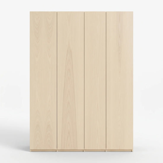 Grote houten 4-deurs kledingkast van Arven, vooraanzicht