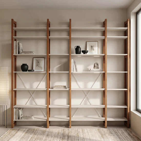 Moderne houten boekenkast | Lundia Original | Arrosto & Wit hout, sfeerbeeld vooraanzicht