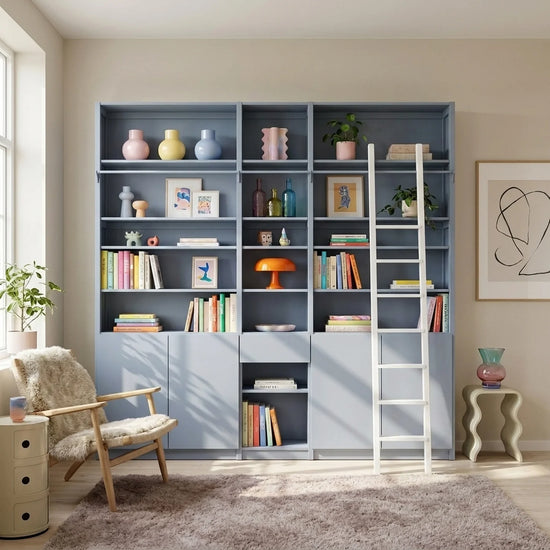 Bücherregal mit Treppe, Türen & Schubladen | Lundia Original | Betongrau Holz, sfeerbeeld vooraanzicht
