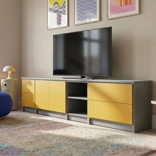 TV-Schrank mit Schubladen und Türen | Lundia Original | Betongraues & safranfarbenes Holz, sfeerbeeld vooraanzicht