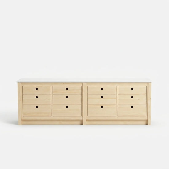 Niedrige skandinavische Kommode | Lundia Original | Klar lackiert & weißes Holz, vooraanzicht