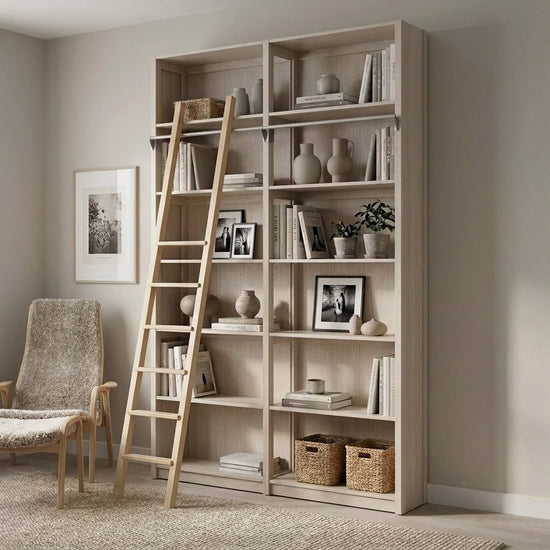 Holzbücherregal mit Leiter | Lundia Original | Latte Holz, sfeerbeeld perspectief