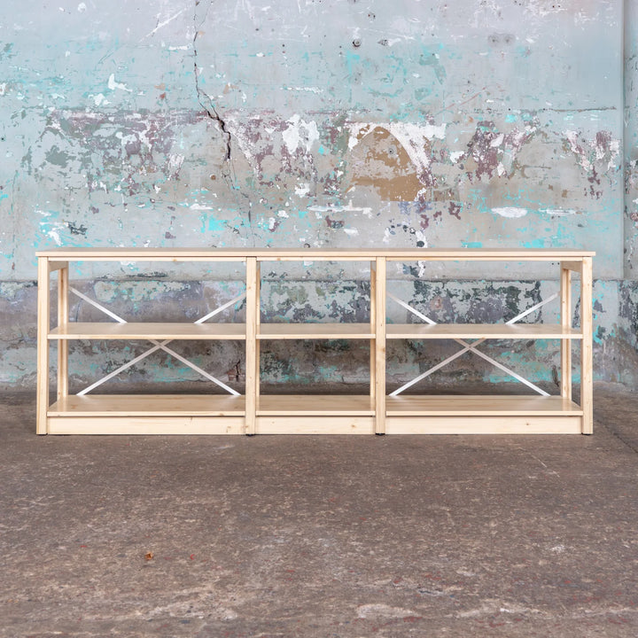 Offenes Sideboard | Lundia Original | Klar lackiertes Massivholz, leere Vorderansicht
