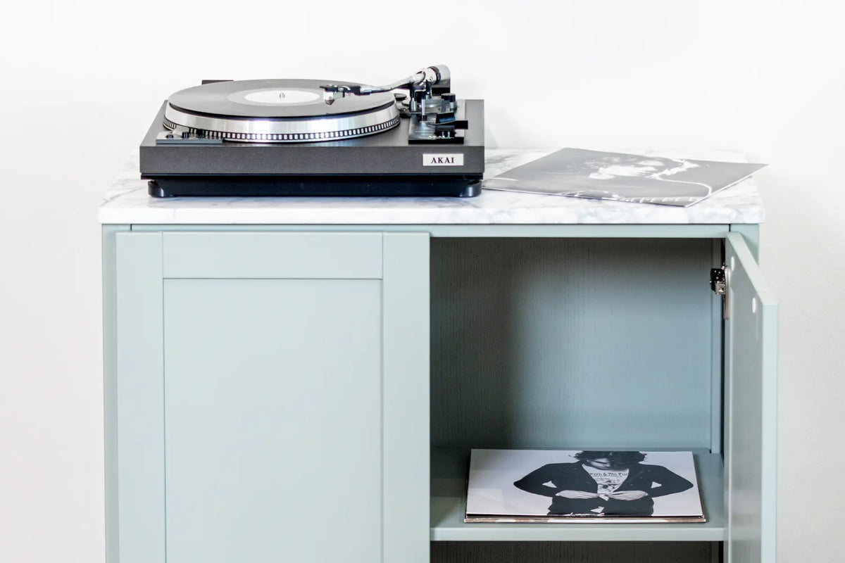 Stellen Sie Ihren LP-Schrank zusammen